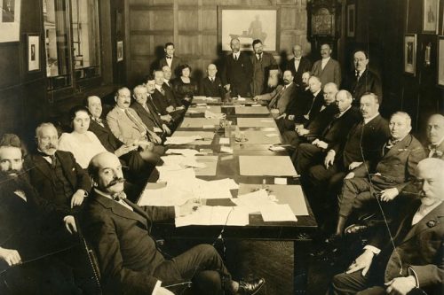 Network Inequality, women in boards © Wikimedia Commons / Center for Jewish History NYC, Public domain
